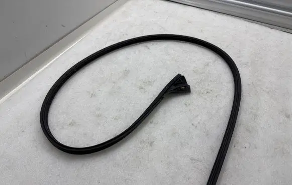 Tesla Model Y Rubber seal front coupe door 149767700B