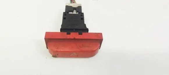 Nissan X-Trail T30 Hazard light switch 06016