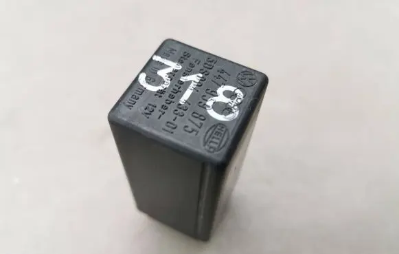 Volkswagen PASSAT B5 Other relay 447959875