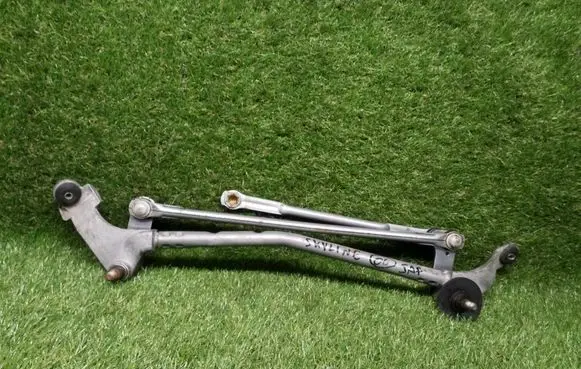 Nissan Skyline Front wiper linkage 