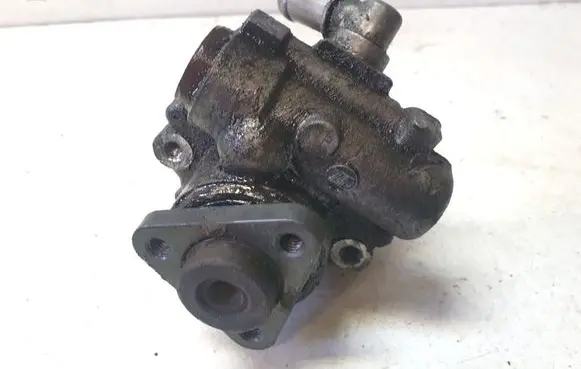 Volkswagen II LT Power steering pump 8D0145155Q