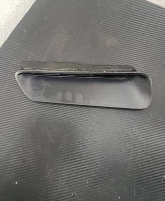 Dodge Challenger Bonnet/hood grill 68184546