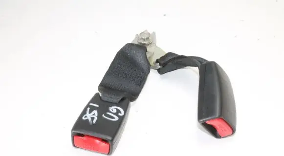 Mazda 3 II Rear seatbelt buckle