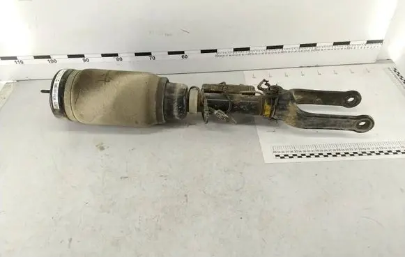Mercedes-Benz R W251 Front air suspension shock absorber 15140009713 B4LF1F005A09
