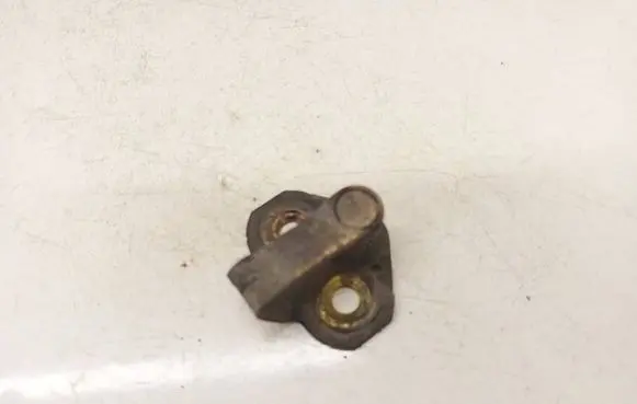 Renault Megane I Front door lock loop/hook striker