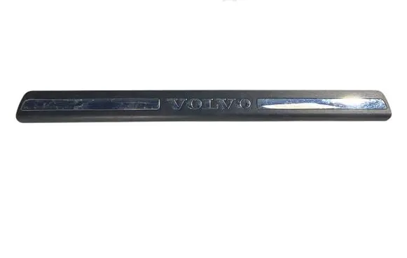 Volvo XC70 Front sill trim cover 8659960