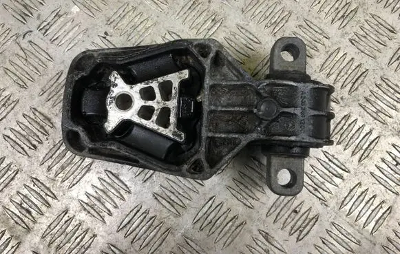 Mercedes-Benz CLA C117 X117 W117 Engine mount bracket A2462401209