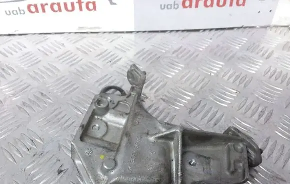 Citroen C5 Engine mounting bracket 9635969880