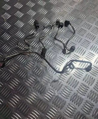 Opel Vivaro Fuel main line pipe 833675