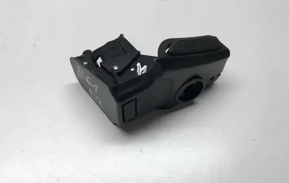BMW 5 E60 E61 Armrest lock 1060299 1060299L