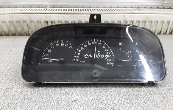 Renault Laguna I Speedometer (instrument cluster) 7700421482A