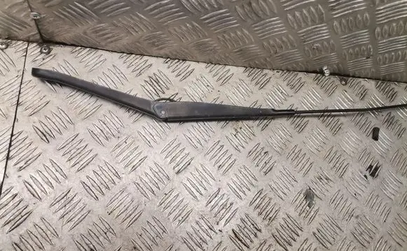 Ford Focus Front wiper blade arm 4m5117526