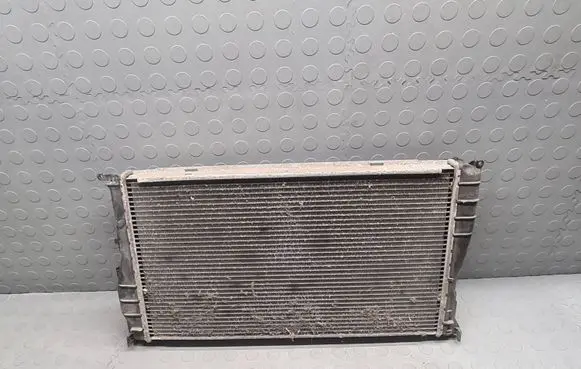 BMW 1 E81 E87 Coolant radiator 781025802 8775728
