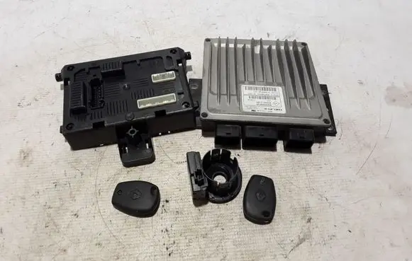 Renault Clio III Engine ECU kit and lock set 