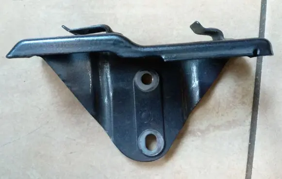 Toyota Avensis T250 Headlight/headlamp mounting bracket NE70247