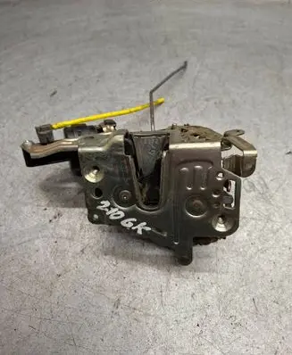 Mercedes-Benz E W210 Rear door lock 2027300635