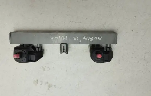 Toyota Auris E180 Third/center stoplight 8157005100