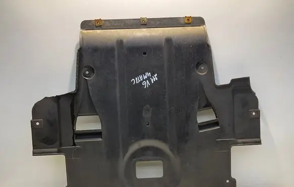 Mercedes-Benz E W211 Engine splash shield/under tray A2115242130 2115242130