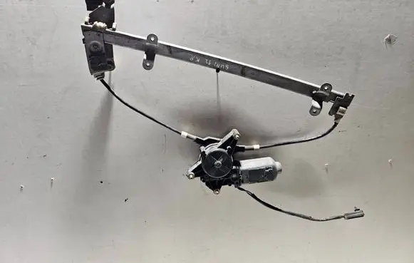 Nissan Primera Front door window regulator with motor 19198 17041E