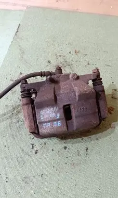 Nissan Qashqai+2 Front brake caliper 7428