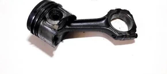 Volvo 440 Piston with connecting rod