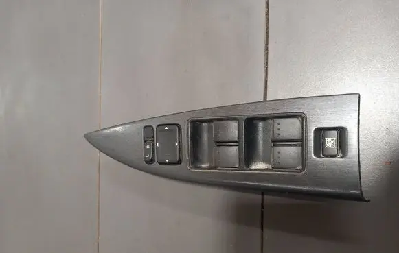 Mazda 6 Front door window switch trim g31a684l1
