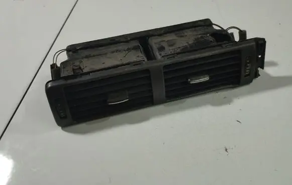 Audi A6 S6 C5 4B Dash center air vent grill 4B1820951