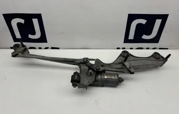 Mercedes-Benz S AMG W222 Front wiper linkage and motor A2228200242