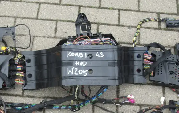 Mercedes-Benz C W205 Positive wiring loom 