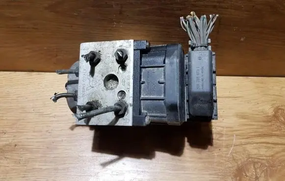 Nissan Almera N16 ABS Pump 0265216899 476605M3056
