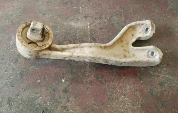Mercedes-Benz Vito Viano W639 Rear differential/diff mount bracket A6393530395