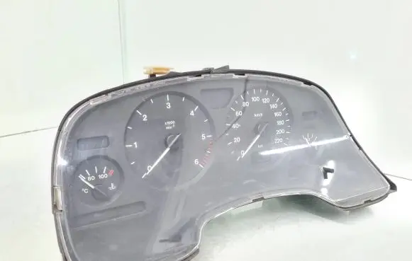 Opel Zafira A Speedometer (instrument cluster) 24419560 110080069