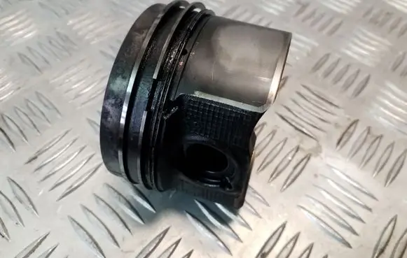 Mazda 6 Piston 