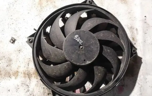 Peugeot 807 Radiator cooling fan shroud