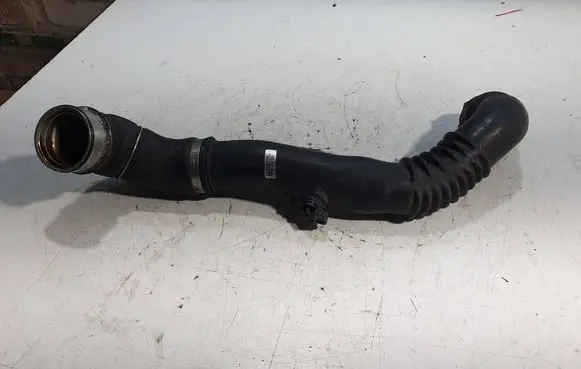 BMW 3 E90 E91 Intercooler hose/pipe 7798440 L21042G1075 11884410