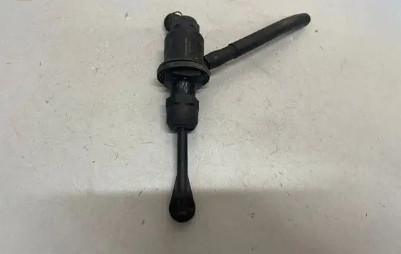 Clutch slave cylinder