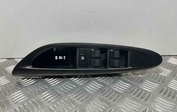 Mazda MPV II LW Electric window control switch LD6266305A C8HD182
