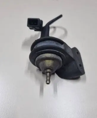 Volvo S70 V70 V70 XC Valve vacuum 1271890