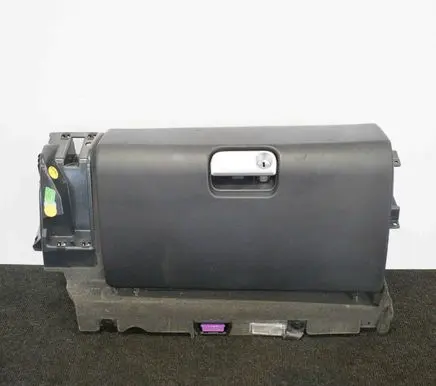 Glove box