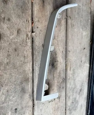 BMW 3 E46 Rear/tail light trim molding 7020079