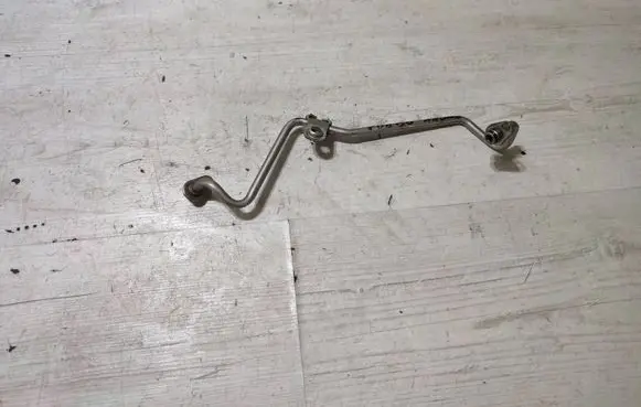 Seat Arona Turbo turbocharger oiling pipe/hose 04C145140C