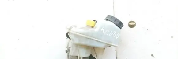 Brake fluid reservoir