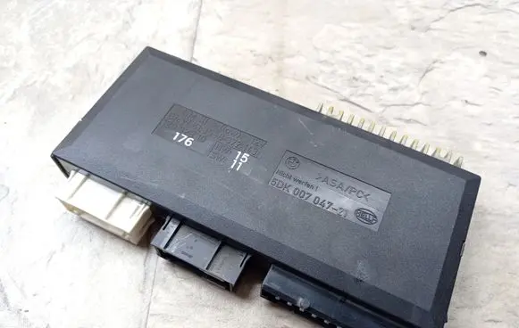 BMW 5 E39 Comfort/convenience module 8372143 61358372143
