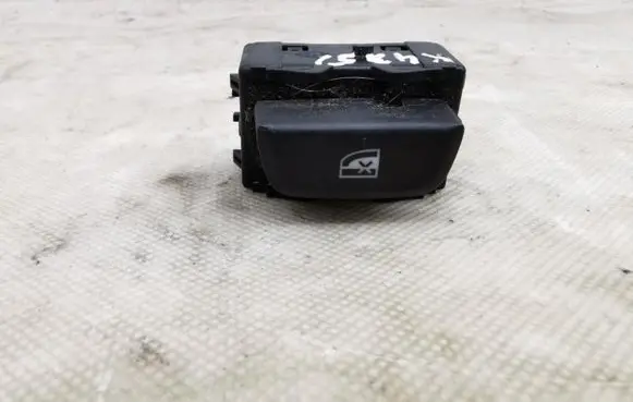 Renault Captur Electric window control switch 25491224R