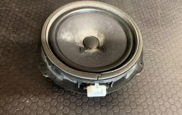 Jaguar XF X250 Front door speaker 6M2T18808AC C28TLN1 TS06518ZF02