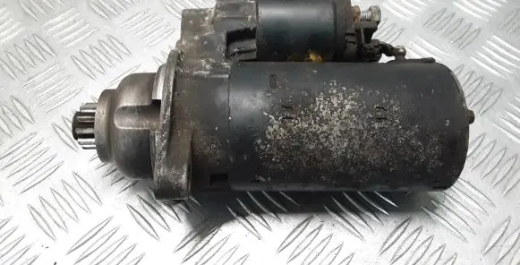 Volkswagen Golf IV Starter motor 0001125012 02A911023R