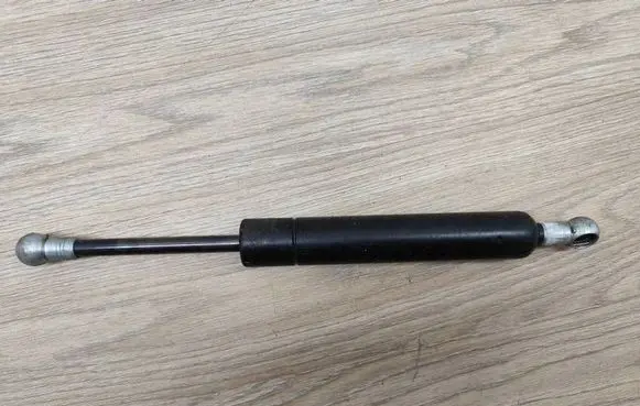 Volvo V70 Tailgate/trunk strut/damper 8643038