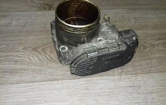 Volvo XC90 Throttle valve 30650013