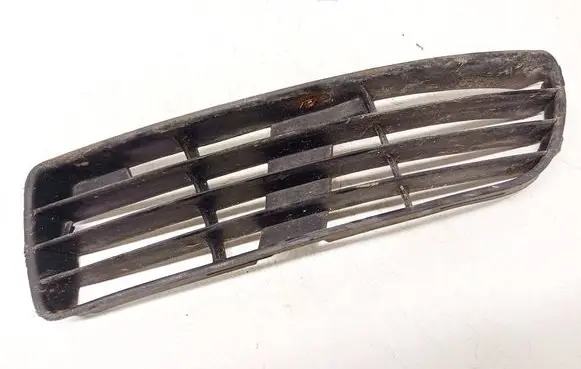 Audi A4 S4 B5 8D Front bumper lower grill 8d0807348