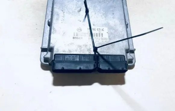 Volkswagen PASSAT B5 Engine control unit/module 038906019AC 0281010175
